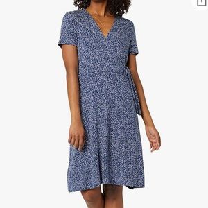 Amazon Essentials blue floral faux wrap dress Large